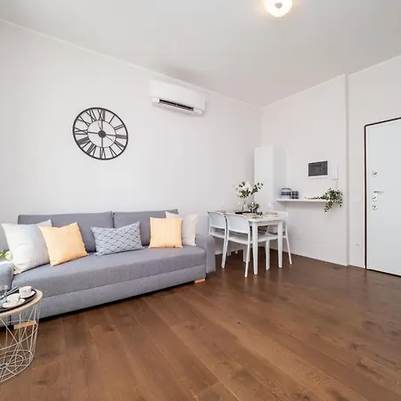 The Rent - Cozy Close To Navigli Milan